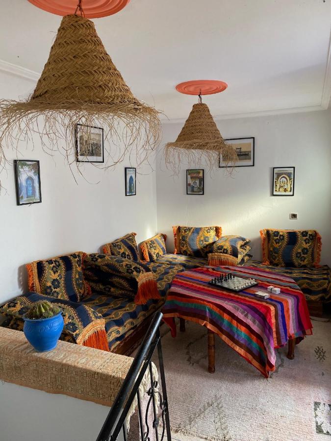 Emallayan Hostel Эмуан Экстерьер фото
