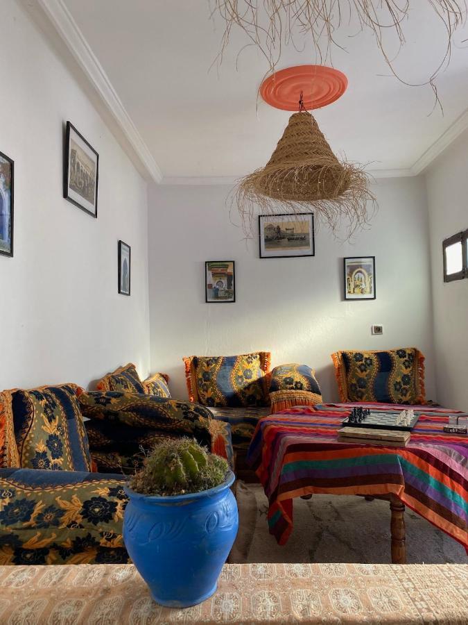 Emallayan Hostel Эмуан Экстерьер фото
